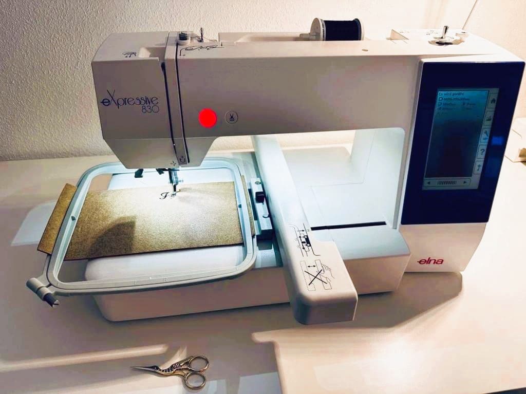 Stickmaschine zur Personalisierung von Louis Vuitton Organizern